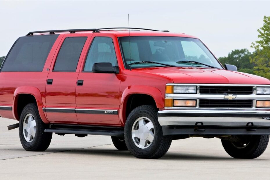 Chevrolet Suburban, World'S Oldest Nameplate, Marks Its 85Th Anniversary