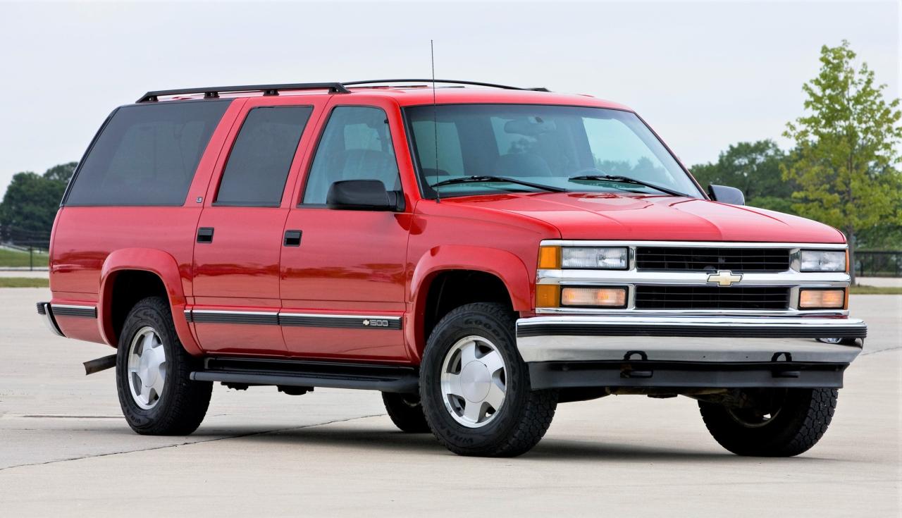 Chevrolet Suburban, World'S Oldest Nameplate, Marks Its 85Th Anniversary