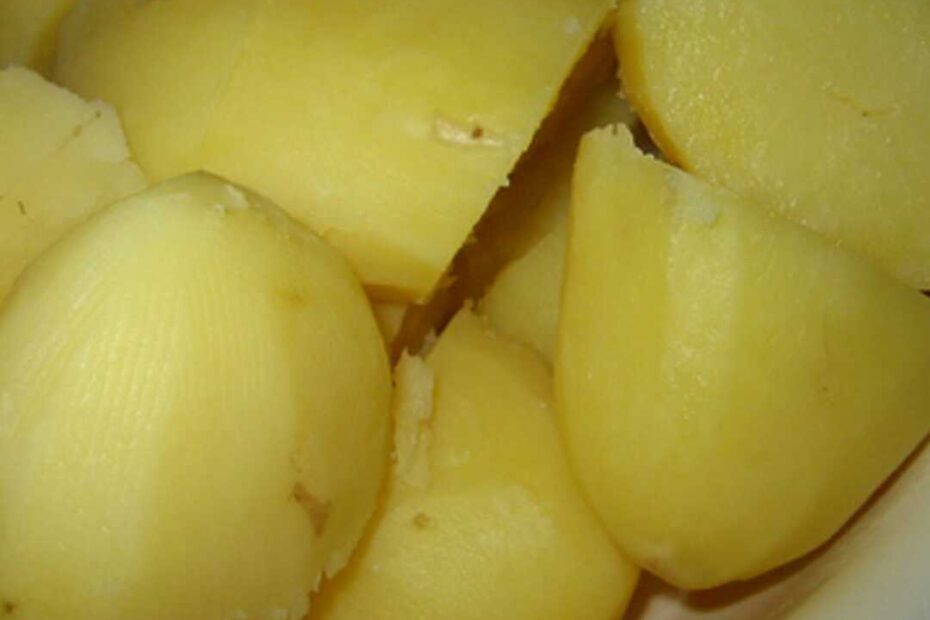 Calories In 1 Medium Boiled Potato And Nutrition Facts